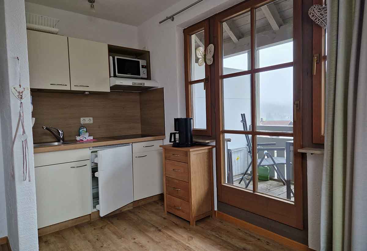 Pantryküche und Balkon Ferienwohnung Vogelnest